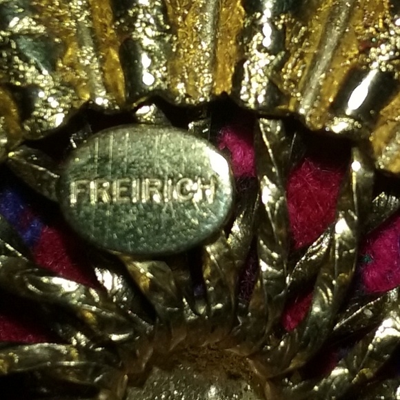 Vintage signed Freirich goldtone brooch/pin - Picture 2 of 5